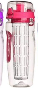 32Oz Fruchtinfusions-Wasserflasche aus BPA-freiem Kunststoff, ideal für Sport und Infusion von Fruchtsäften.