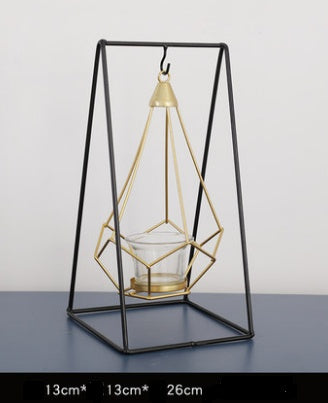 Nordische Candle Holders aus Eisen, ideal für Blockkerzen, in geometrischem Design für stilvolle Akzente.
