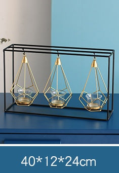 Elegante Nordic Candle Holders aus Eisen für Blockkerzen, perfekt für stilvolle Dekoration.