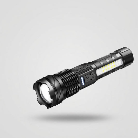 LED-Taschenlampe freigestellt vor neutralem Hintergrund